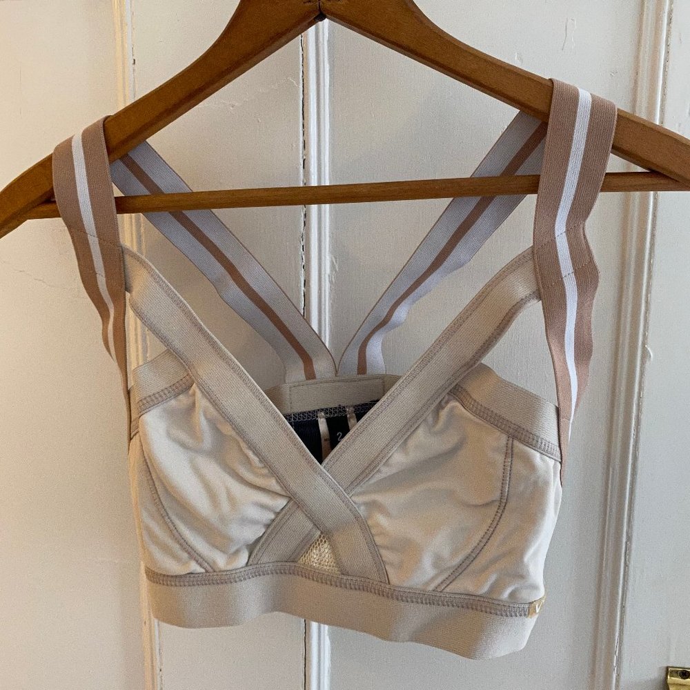 NWOT Cream VPL bra size 2 XS